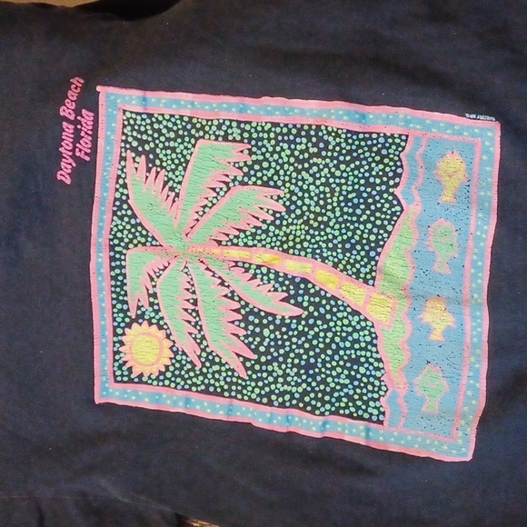 $4 Add-on Black & Pink Daytona Beach Tee - Size Medium - Picture 5 of 6